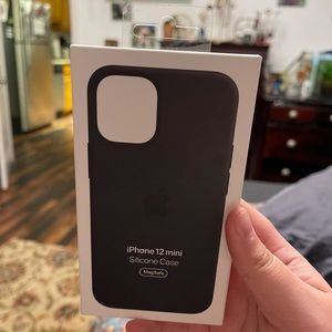iPhone 12 mini Silicone Case MagSafe